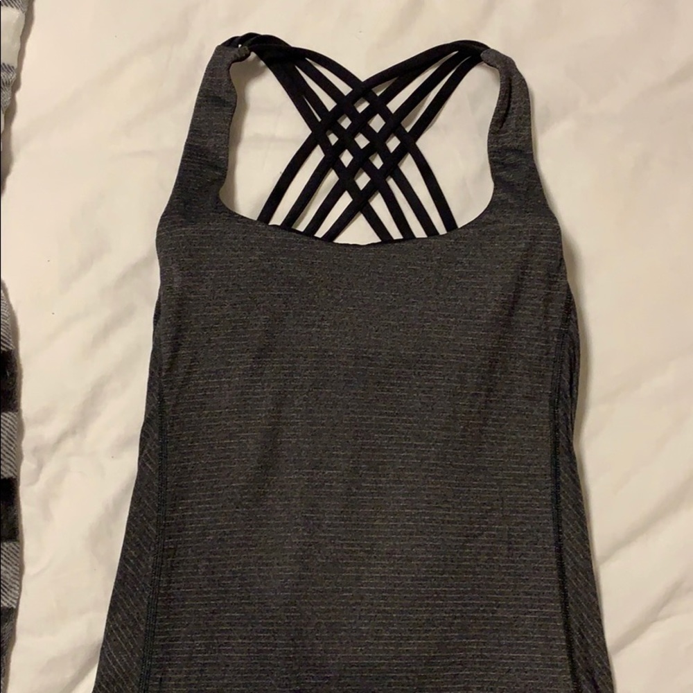 Lululemon slay the studio tank